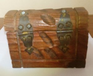 BOITE A BIJOUX EN BOIS SCULPTÉ – Image 3